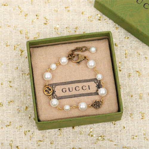 High Quality Luxury Gucci Pearl Bracelet alternate view
