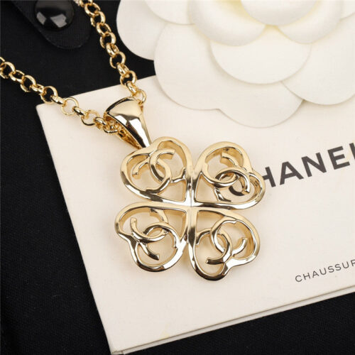 High Quality Luxury Chanel Four Leaf Clover Necklace alternate view
