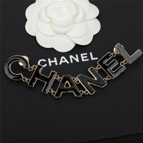 High Quality Luxury Chanel Handmade Letter Drop Oil Brooch product detail