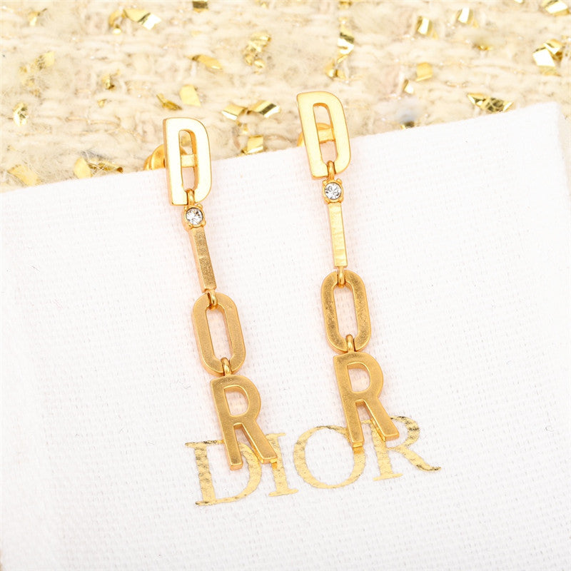 High Quality Luxury Dior Letter Earrings – Style 50761 product detail