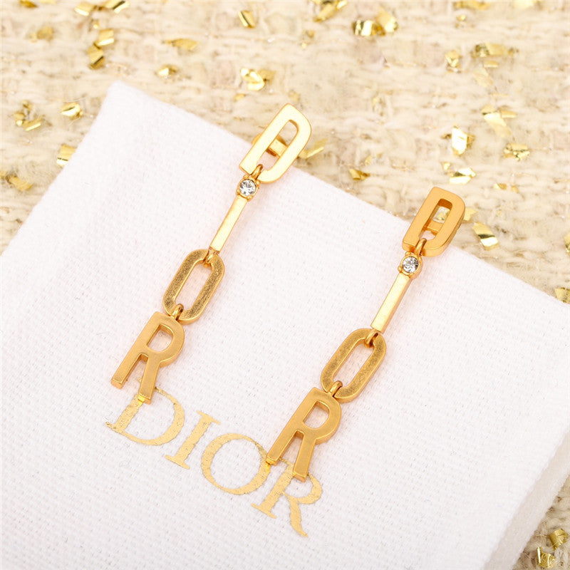 High Quality Luxury Dior Letter Earrings – Style 50761 product detail