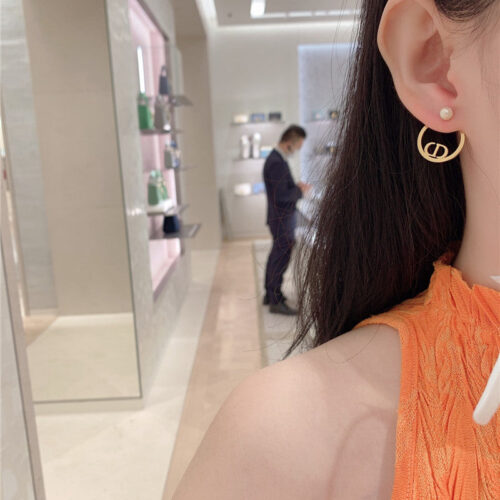 High Quality Luxury Dior Circle Earhook product detail