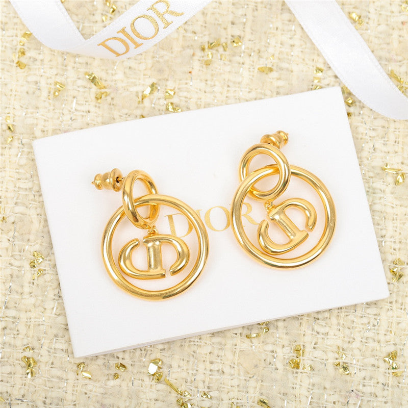 High Quality Luxury Dior Letter Earrings product detail