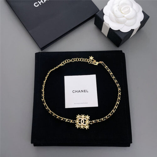High Quality Luxury Chanel Square Small Gold Flower Wear Leather Collar