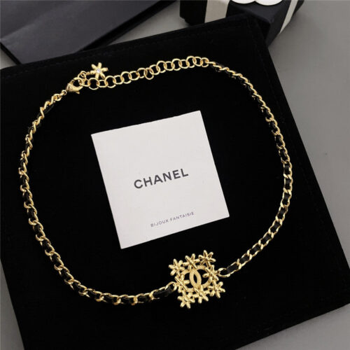 High Quality Luxury Chanel Square Small Gold Flower Wear Leather Collar product detail
