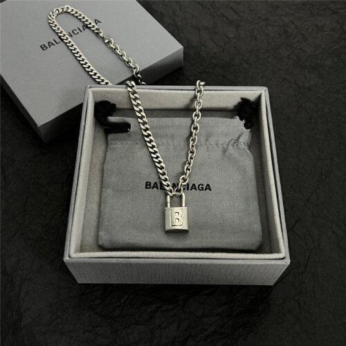 High Quality Luxury Balenciaga Retro Style Simple And Elegant Necklace