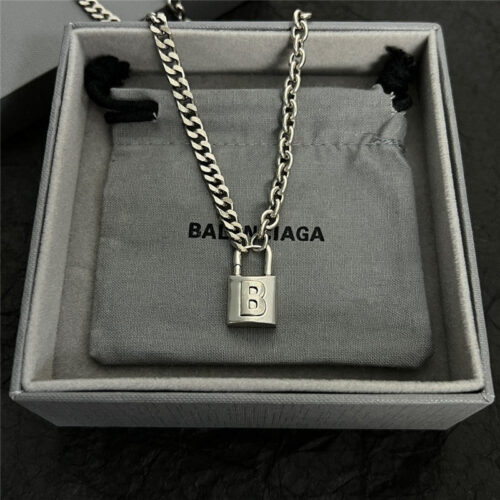 High Quality Luxury Balenciaga Retro Style Simple And Elegant Necklace product detail