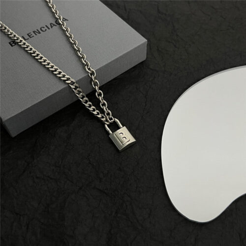 High Quality Luxury Balenciaga Retro Style Simple And Elegant Necklace product detail