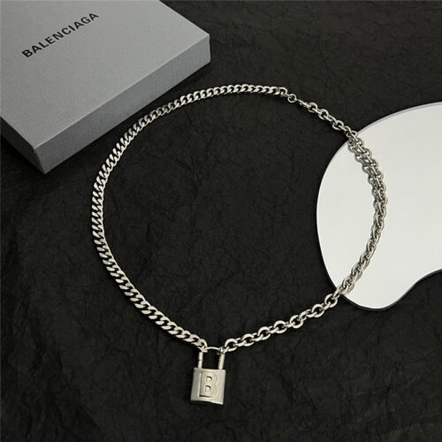 High Quality Luxury Balenciaga Retro Style Simple And Elegant Necklace alternate view
