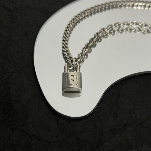 High Quality Luxury Balenciaga Retro Style Simple And Elegant Necklace product detail