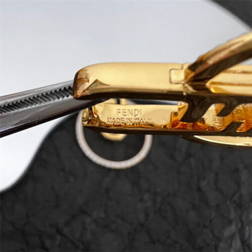 High Quality Luxury Fendi New Simple And Generous Earrings product detail