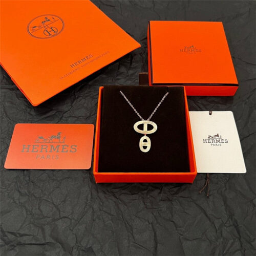 High Quality Luxury Hermes Pig Nose Necklace alternate view