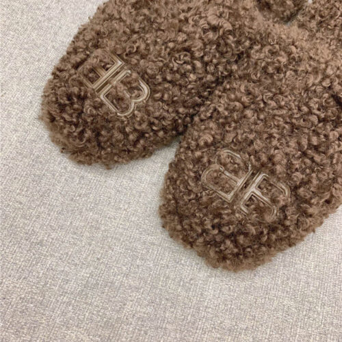 High Quality Luxury Balenciaga Classic Fur Flat Slippers – Style 51971 product detail