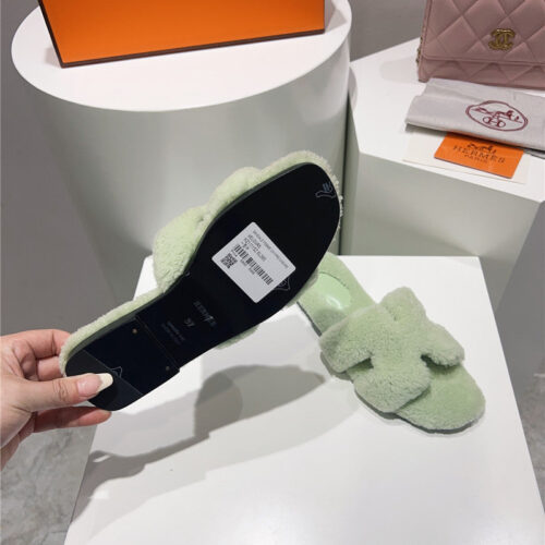 High Quality Luxury Hermes H Drags Autumn And Winter Style Flat Bottom Hair Drag – Style 96419 product detail