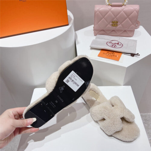 High Quality Luxury Hermes H Drags Autumn And Winter Style Flat Bottom Hair Drag – Style 94723 product detail