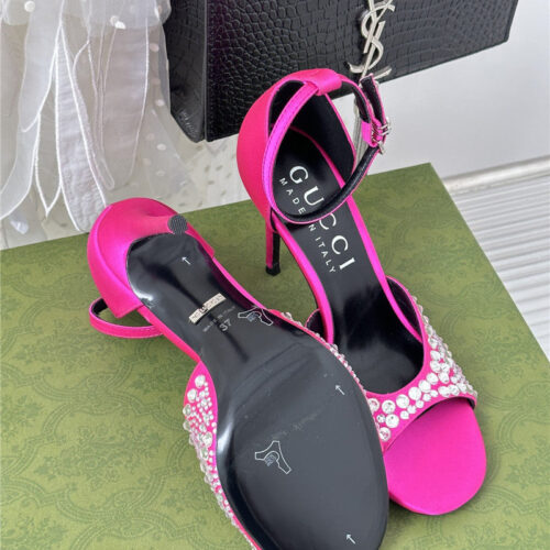 High Quality Luxury Gucci Rhinestone Slippers Sandals – Style 94355 product detail