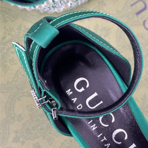 High Quality Luxury Gucci Rhinestone Slippers Sandals – Style 27123 product detail
