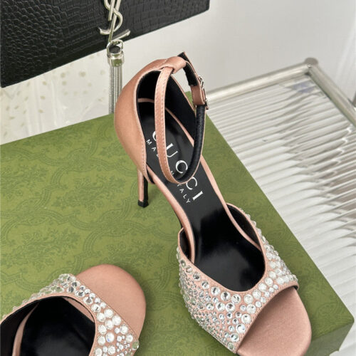 High Quality Luxury Gucci Rhinestone Slippers Sandals – Style 92659 product detail