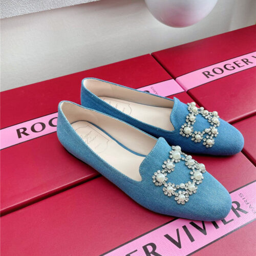 High Quality Luxury Roger Vivier Pearl Embroidered Buckle Loafers
