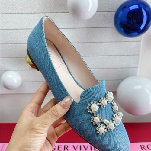 High Quality Luxury Roger Vivier Pearl Embroidered Buckle Loafers product detail