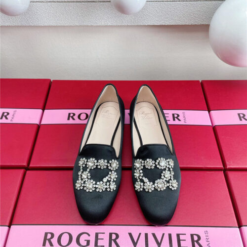High Quality Luxury Roger Vivier Pearl Embroidered Buckle Loafers – Style 95764 product detail