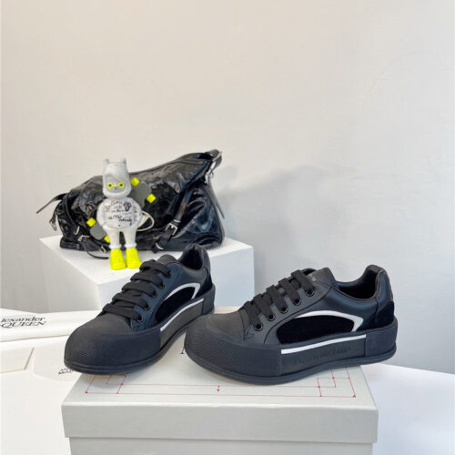 High Quality Luxury Alexander McQueen Retro Sneakers Skate Shoes