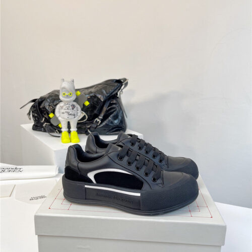 High Quality Luxury Alexander McQueen Retro Sneakers Skate Shoes product detail