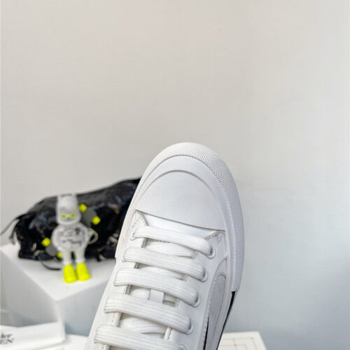 High Quality Luxury Alexander McQueen Retro Sneakers Skate Shoes – Style 56963 product detail