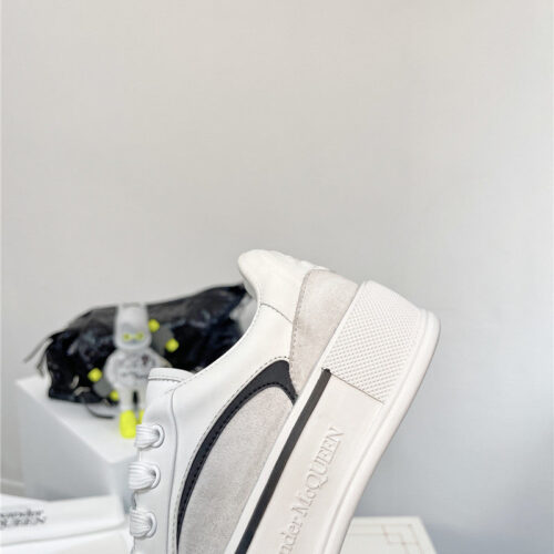 High Quality Luxury Alexander McQueen Retro Sneakers Skate Shoes – Style 56963 product detail