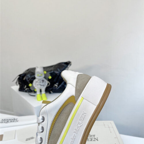 High Quality Luxury Alexander McQueen Retro Sneakers Skate Shoes – Style 55267 product detail