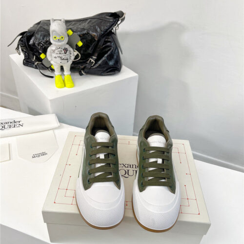 High Quality Luxury Alexander McQueen Retro Sneakers Skate Shoes – Style 53571 product detail