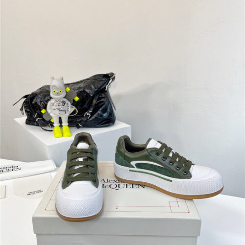 High Quality Luxury Alexander McQueen Retro Sneakers Skate Shoes – Style 53571 alternate view