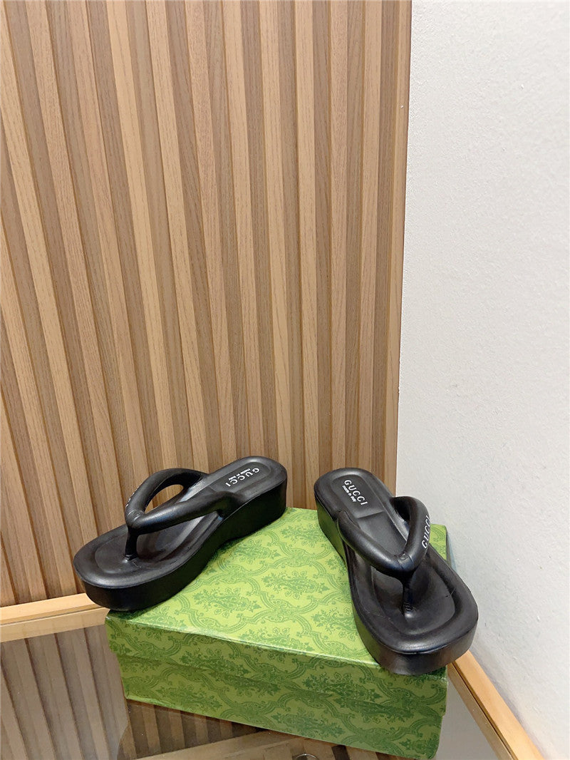 High Quality Luxury Gucci New Thick Bottom Flip Flops – Style 85939 product detail