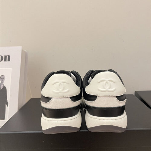 High Quality Luxury Chanel Early Autumn Panda Color Matching Sneakers product detail