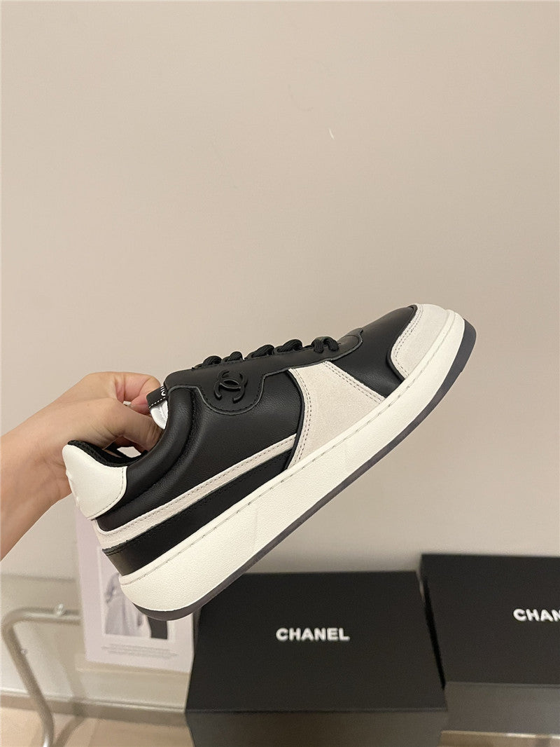 High Quality Luxury Chanel Early Autumn Panda Color Matching Sneakers product detail
