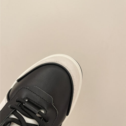 High Quality Luxury Chanel Early Autumn Panda Color Matching Sneakers product detail