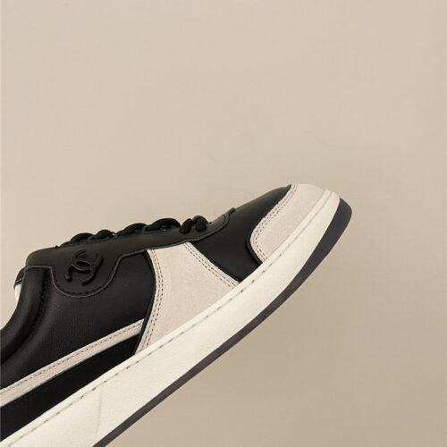 High Quality Luxury Chanel Early Autumn Panda Color Matching Sneakers product detail