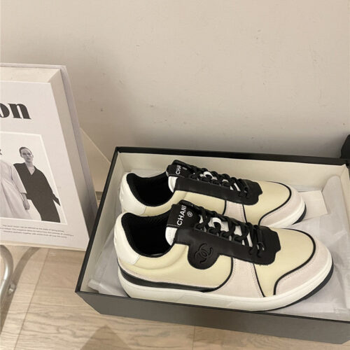 High Quality Luxury Chanel Early Autumn Panda Color Matching Sneakers – Style 24806 product detail