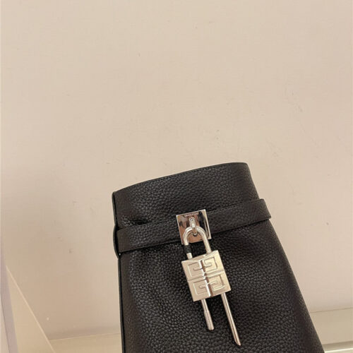 High Quality Luxury Givenchy Autumn/Winter Trendy Shark Boots product detail