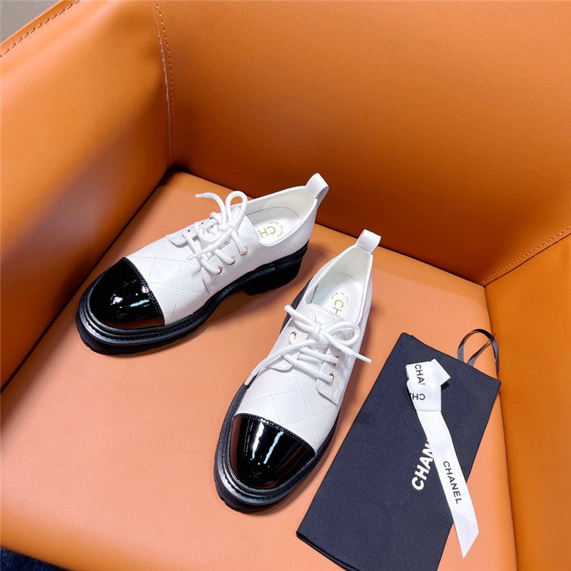 High Quality Luxury Chanel Classic Double C Letter Logo Loafers product detail