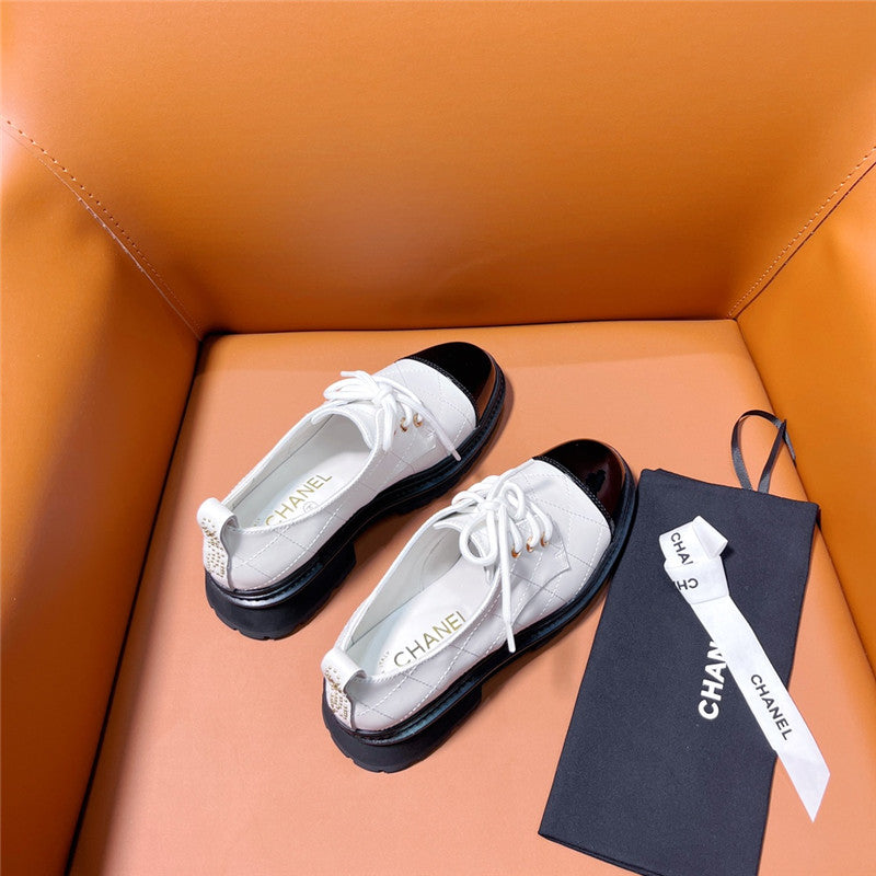 High Quality Luxury Chanel Classic Double C Letter Logo Loafers product detail