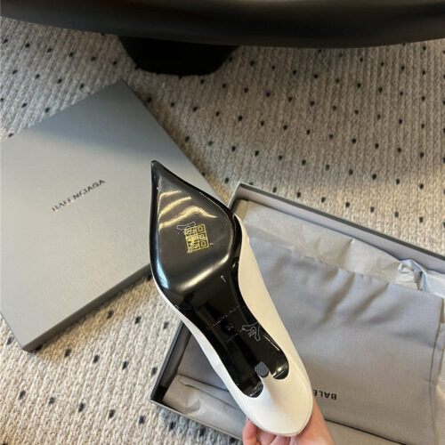 High Quality Luxury Balenciaga Pointed Toe Zip Boots product detail