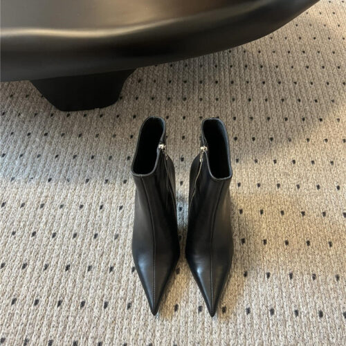 High Quality Luxury Balenciaga Pointed Toe Zip Boots – Style 16707 product detail