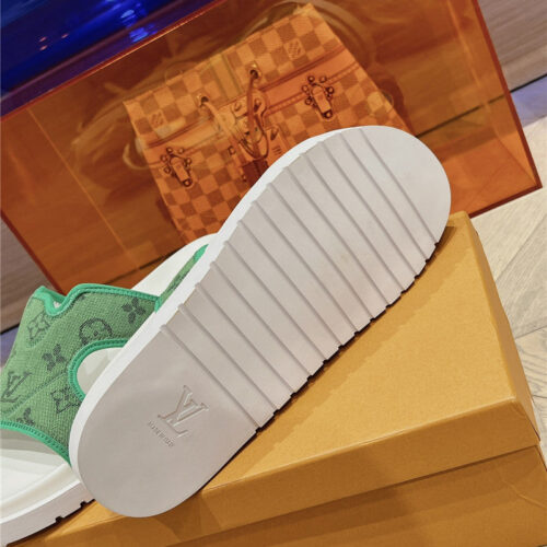 High Quality Luxury Louis Vuitton Summer All-Match Beach Slippers – Style 54563 product detail