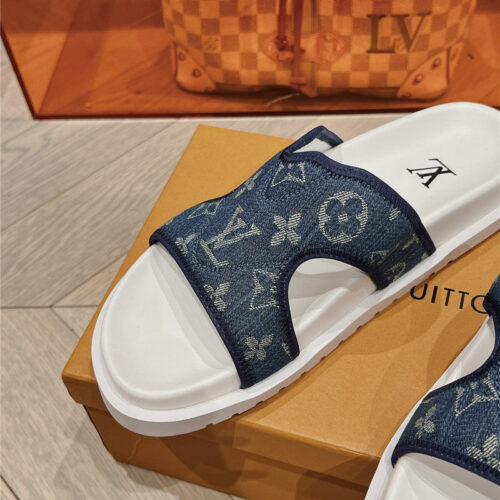 High Quality Luxury Louis Vuitton Summer All-Match Beach Slippers product detail