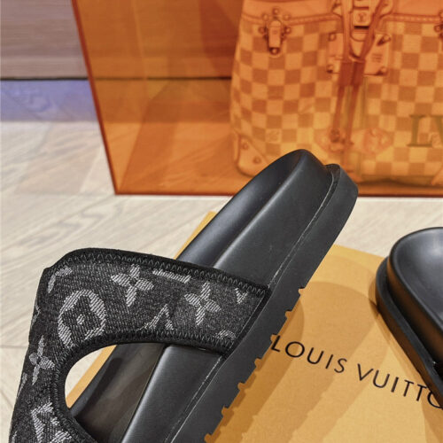 High Quality Luxury Louis Vuitton Summer All-Match Beach Slippers – Style 73763 product detail