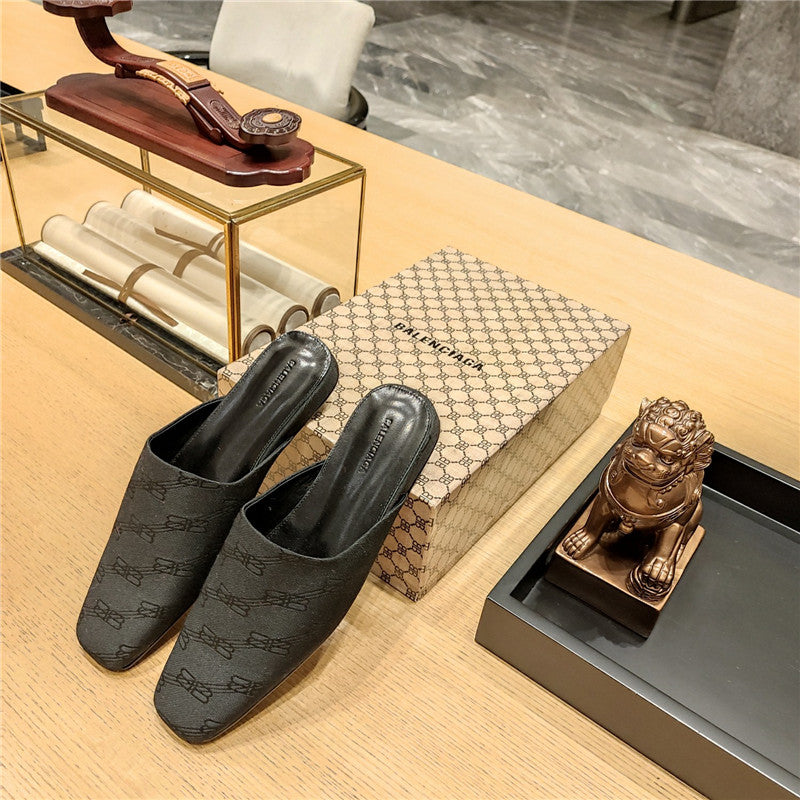 High Quality Luxury Balenciaga Padded Flat Toe Slides – Style 91331 product detail