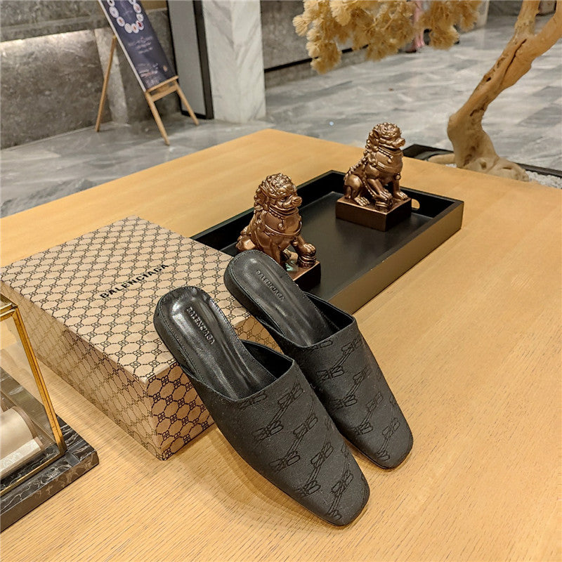 High Quality Luxury Balenciaga Padded Flat Toe Slides – Style 91331 product detail