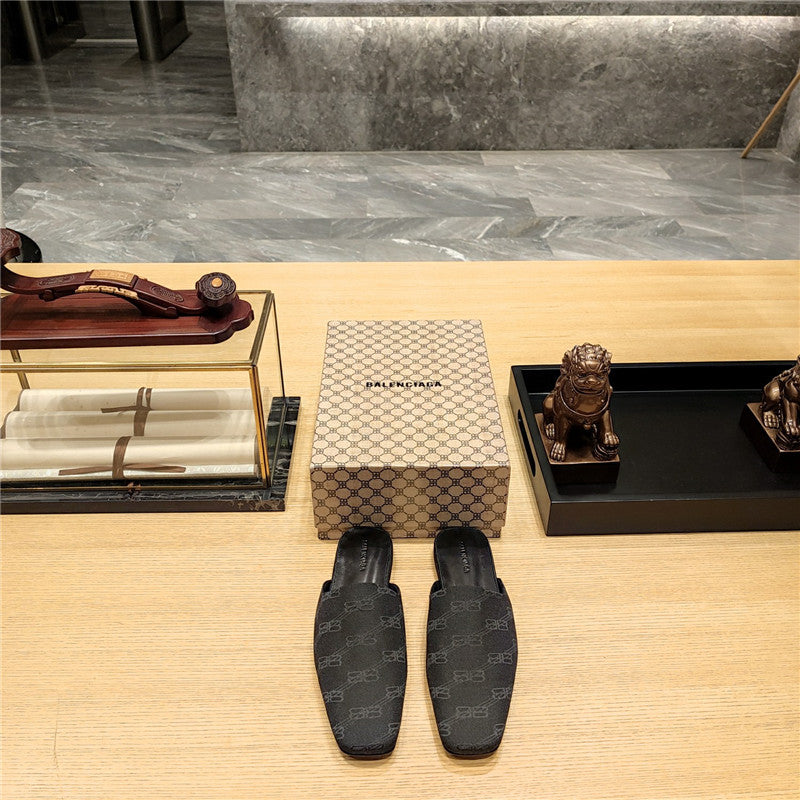 High Quality Luxury Balenciaga Padded Flat Toe Slides – Style 91331 product detail