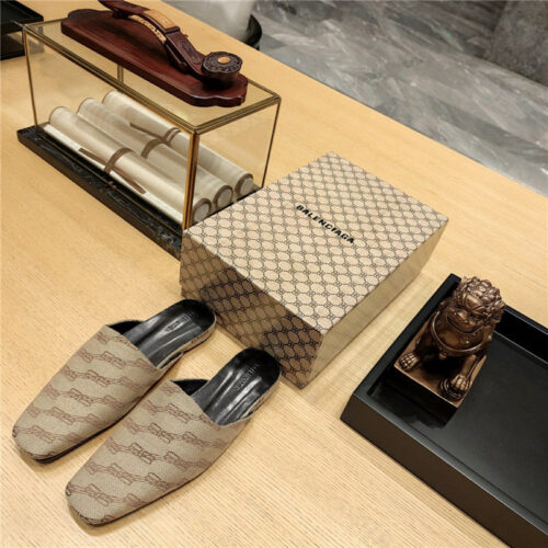 High Quality Luxury Balenciaga Padded Flat Toe Slides – Style 55171